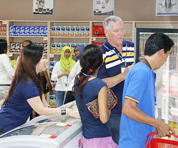 DIAMONDfair Cimahi dipadati oleh pembeli